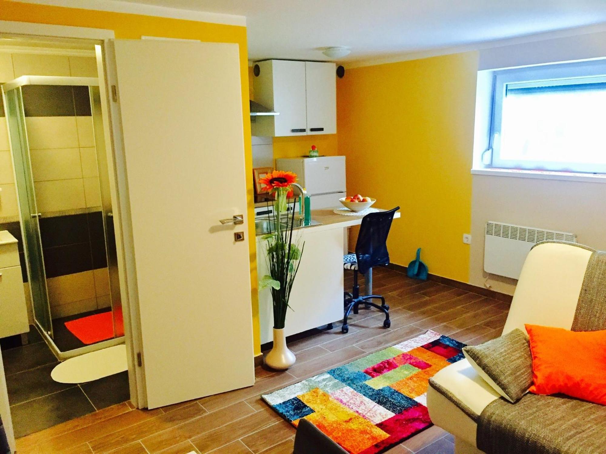 Apartments Colors Of Koper Where The Sea Is Near By Room photo