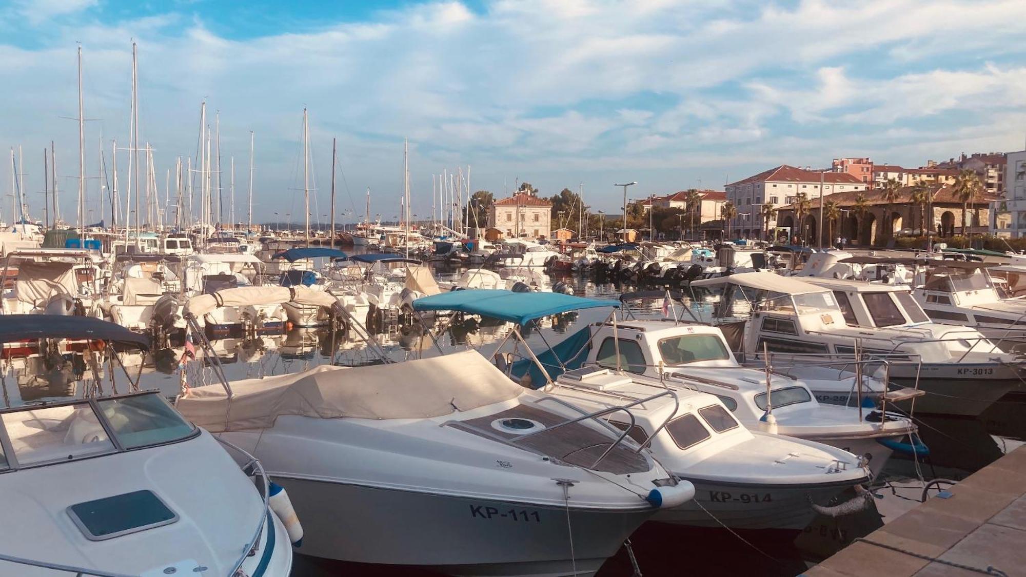 Apartments Colors Of Koper Where The Sea Is Near By Room photo